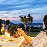 Luxury Paros 1 Bedroom Divine Sea Wonderful Sea Views & Great *